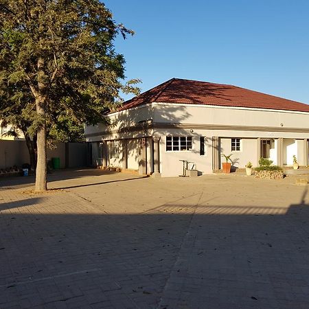 Batho Pele Lodge Gaborone Luaran gambar