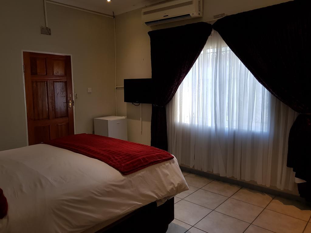 Batho Pele Lodge Gaborone Luaran gambar